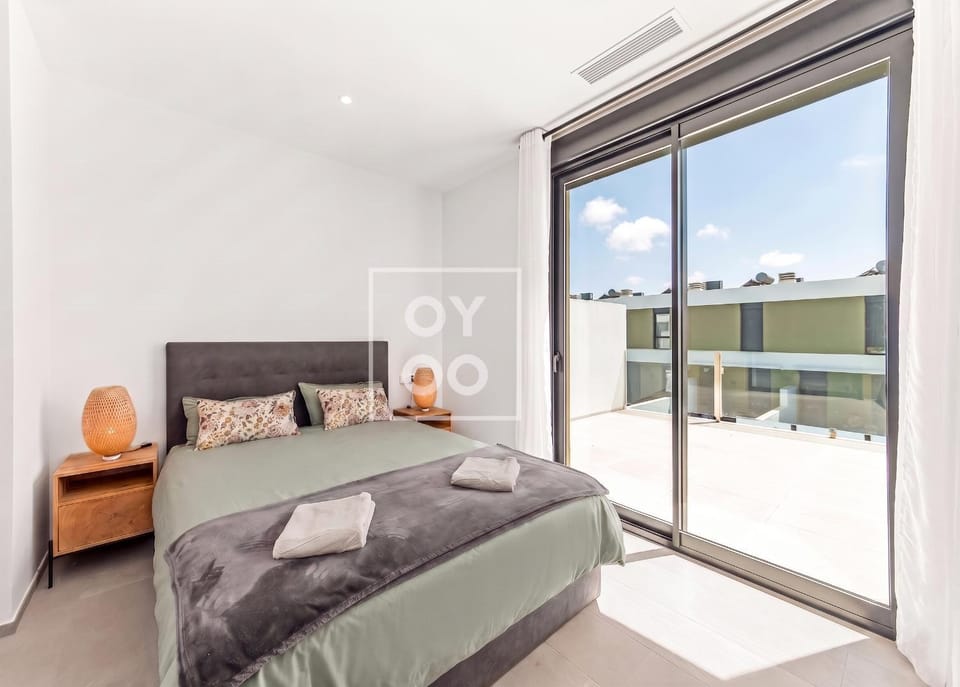 Bed, View (from property/room), Balcony/Terrace, Bedroom, towels