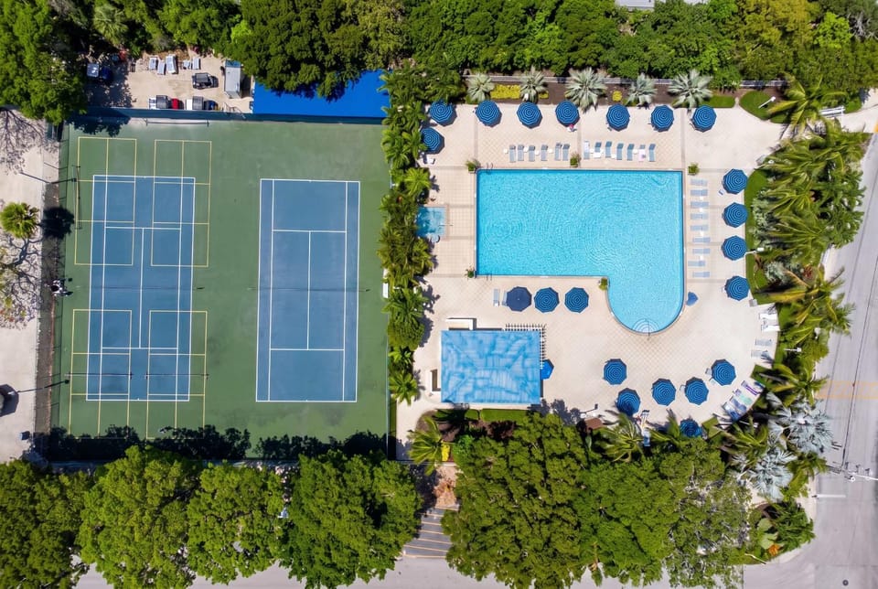 Keys Escape Oceanfront Resort Condo Sleeps 6 Apartment in Tavernier