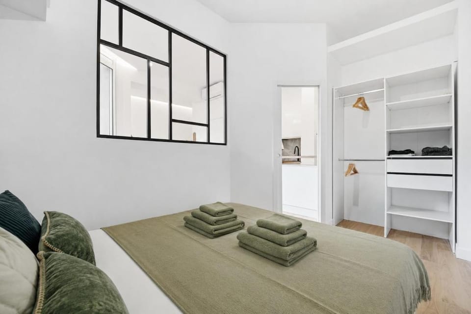 One Bedroom Apartment Cozy New AC WIFI Apartment in Nice