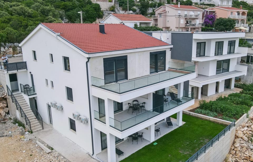 Property building, Day