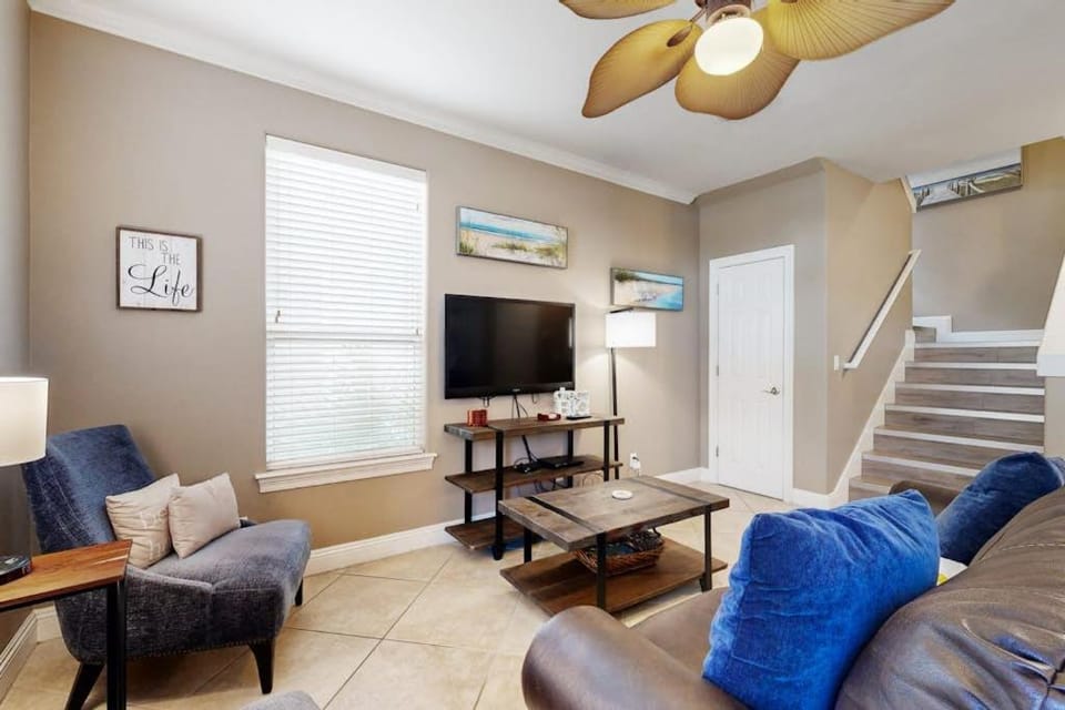 Nautical home in gated community with pool hot tub & beach access House in Destin