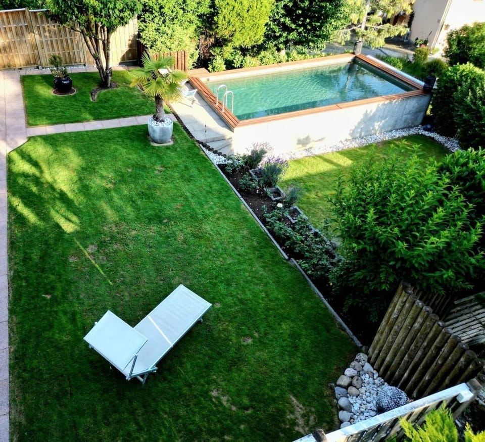Well Zone Oase Thun-Private Pool-Garden-Sauna-Gym Apartment in Canton of Bern (Region)