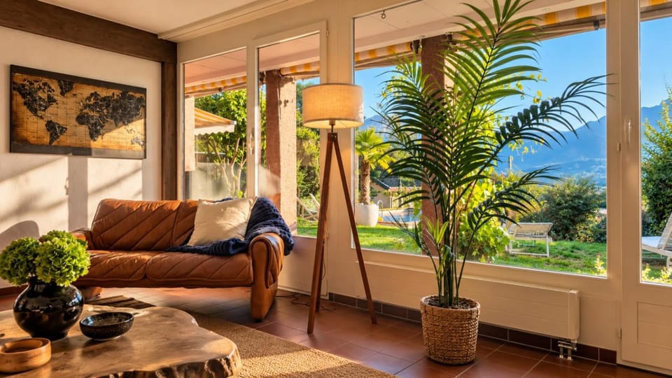 Garden, Living room, Seating area, Garden view
