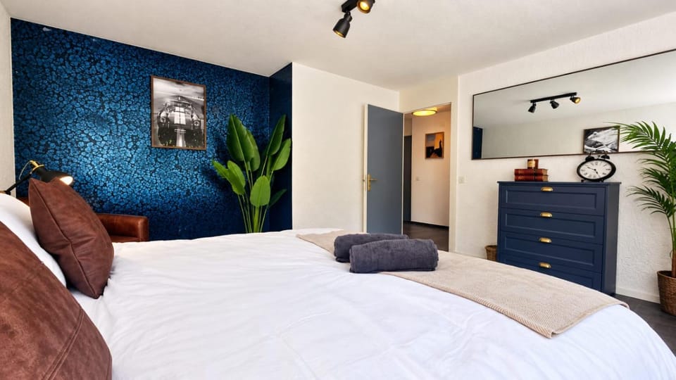 Bed, Bedroom, wardrobe