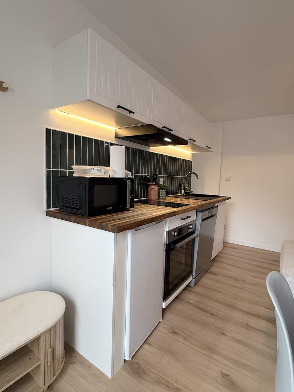 Kitchen or kitchenette