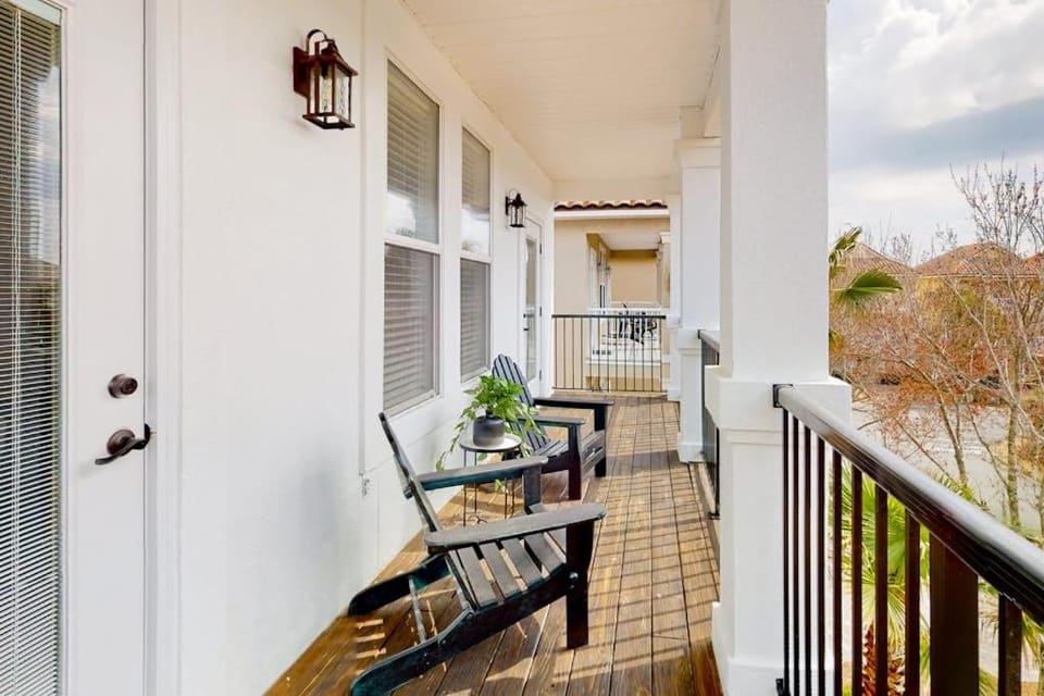 Dog-friendly home near beach with pool access two balconies wet bar & WD House in Destin