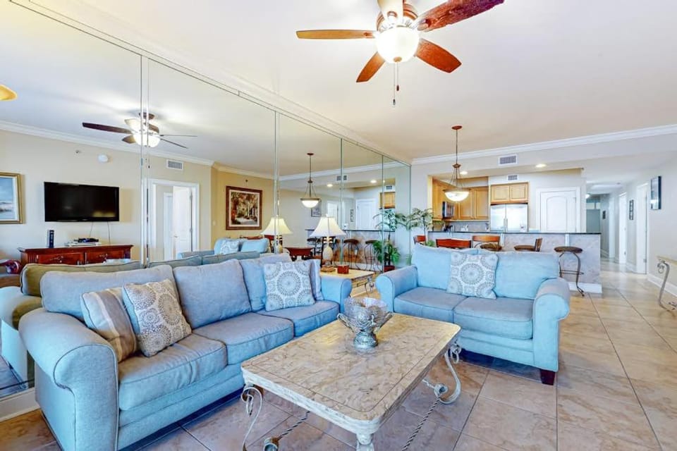 Gulf Front 4BR w Balcony Pool Hot Tub & W&D House in Okaloosa Island