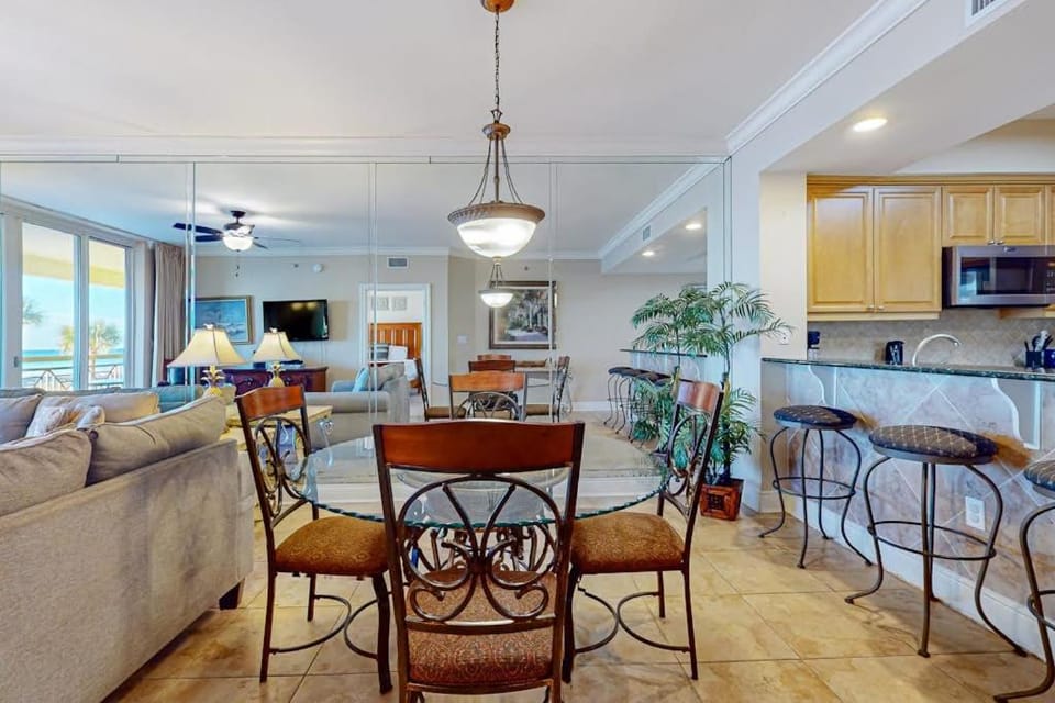 Gulf Front 4BR w Balcony Pool Hot Tub & W&D House in Okaloosa Island