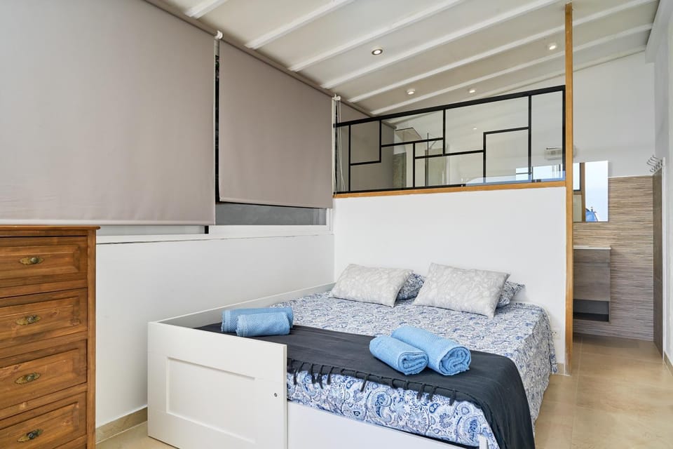 Property building, Living room, Bedroom