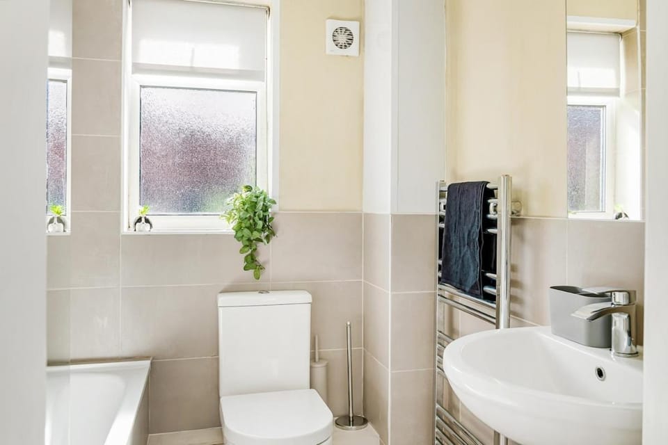 10 OFF CityCentral 2BR Parking, Workspace, Garden House in Nottingham