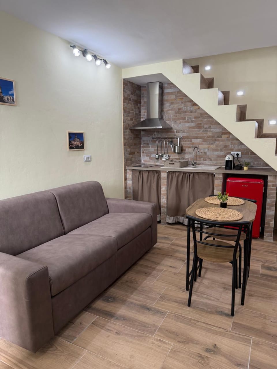 Kitchen or kitchenette, Living room, Lunch, stove, kitchen