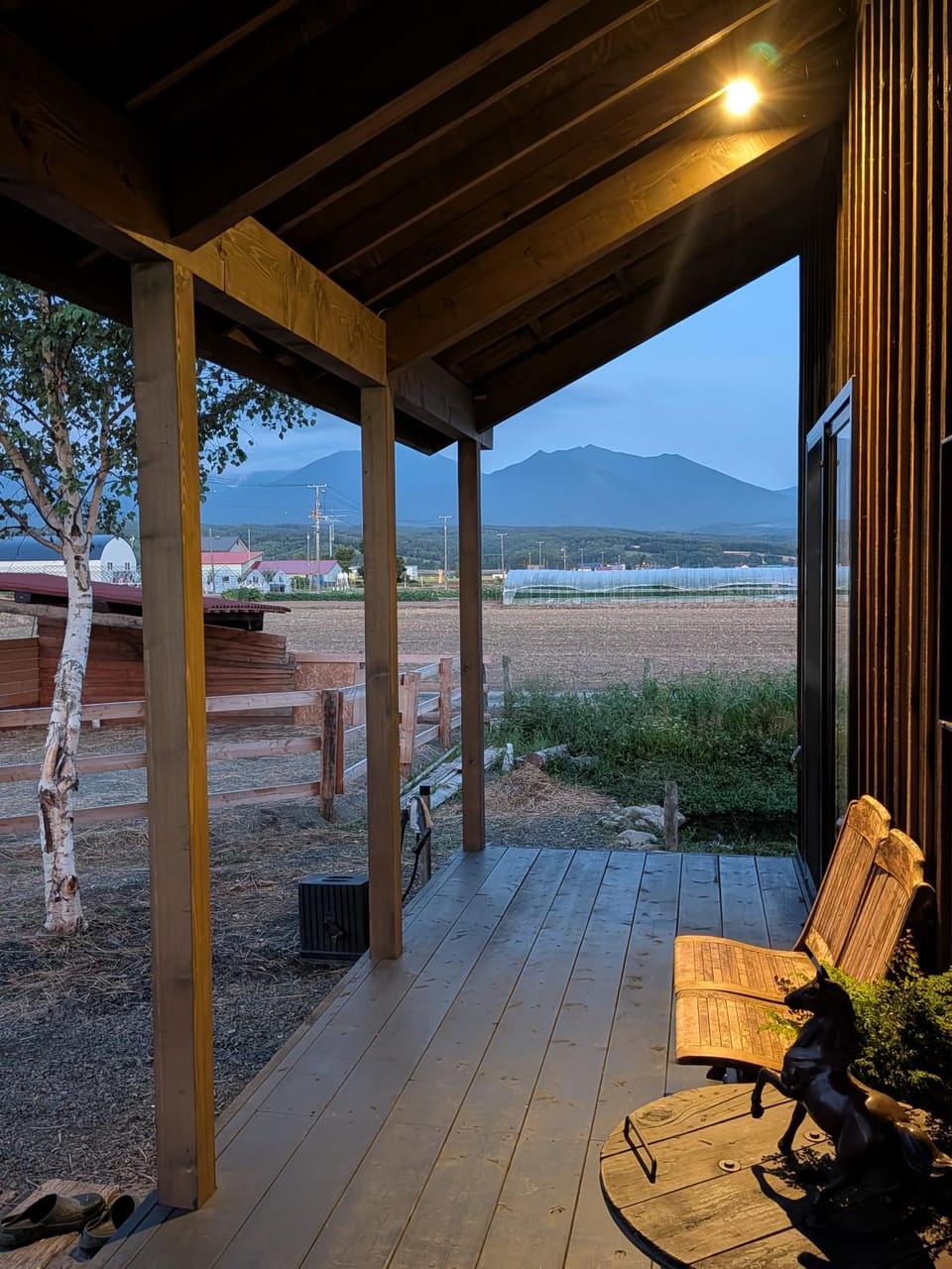 Property building, Natural landscape, Garden, Garden view, Mountain view