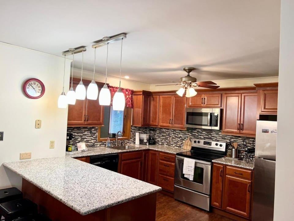 Cheerful 3 bedroom chalet with fireplace Chalet in Kidder Township