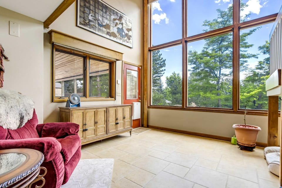 Garden Trails Spacious Home by Garden of the Gods House in Colorado Springs