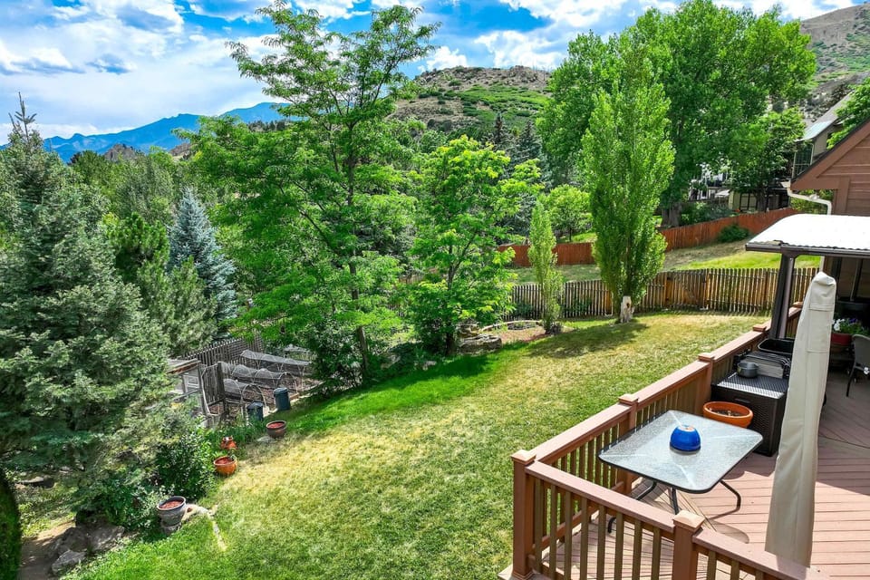 Garden Trails Spacious Home by Garden of the Gods House in Colorado Springs