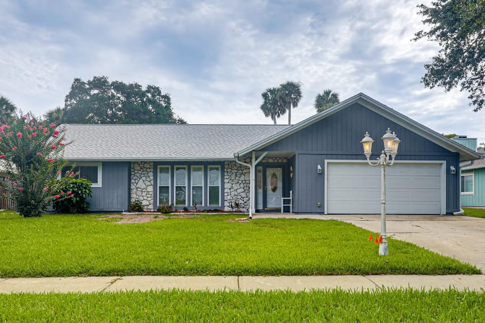 Family Haven Near Daytona Beaches! Game Room, Pool House in Port Orange