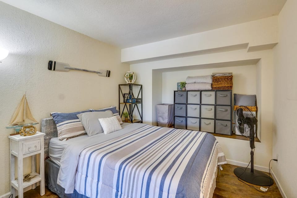 Lakefront Condo, Close to Bagnell Dam Strip House in Village Four Seasons