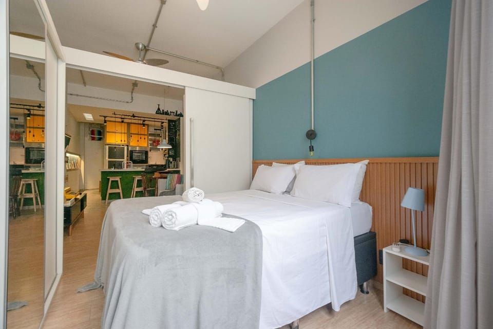 Laris Rio Copacabana - studio one block from the beach Apartment in Rio de Janeiro