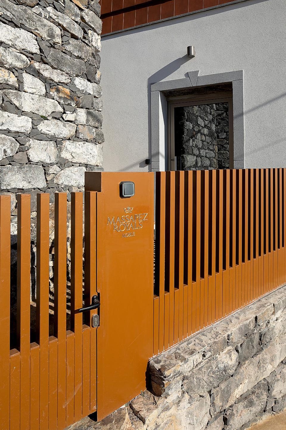 Facade/entrance