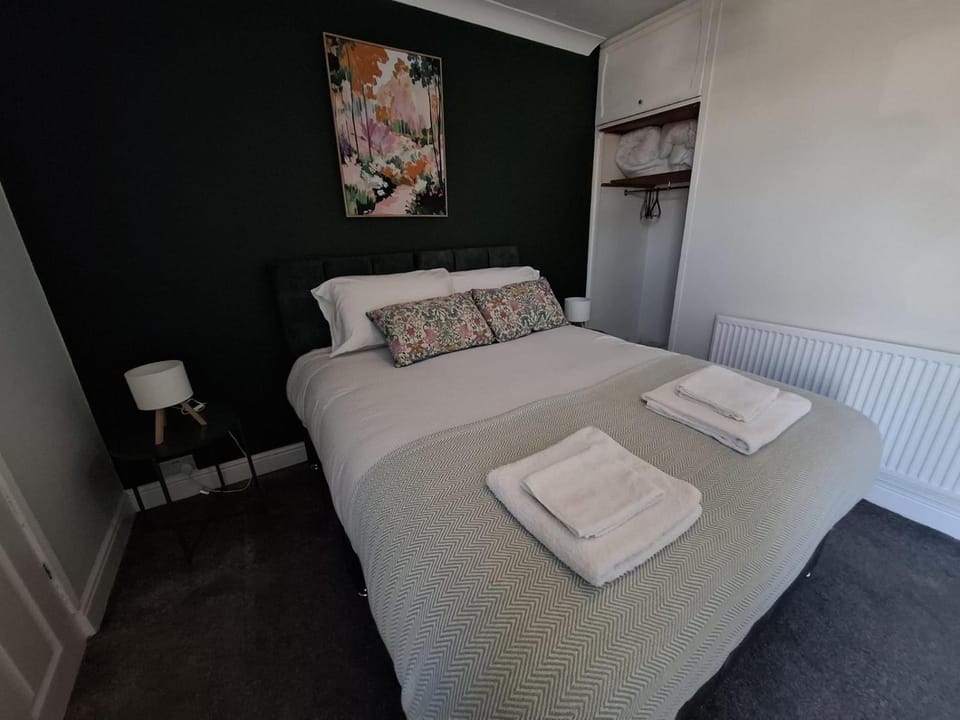 3 Bedroom Home Near Beach & Attractions Apartment in Great Yarmouth