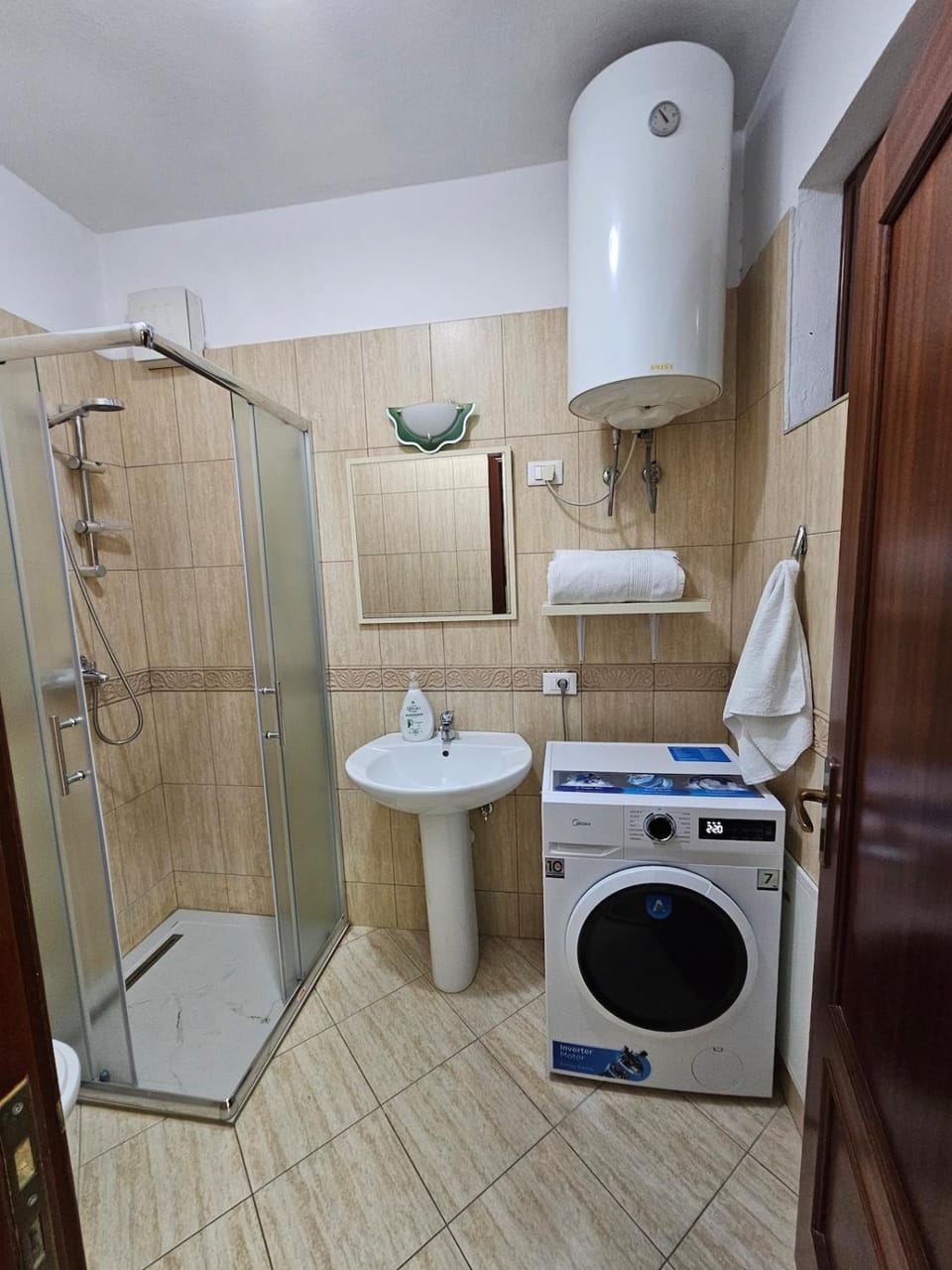 Xplore Xpress Center spacious apartment Apartment in Tirana
