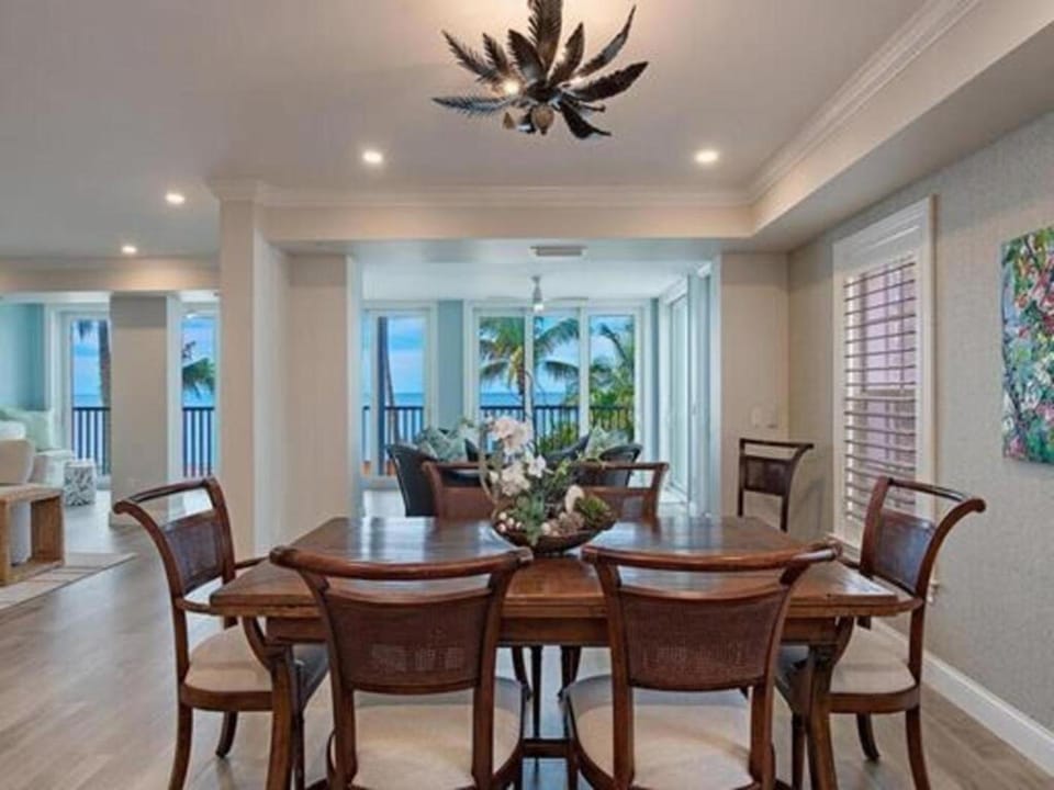 Three Bedroom Beach Villa with Gulf View Terrace Apartment in Naples