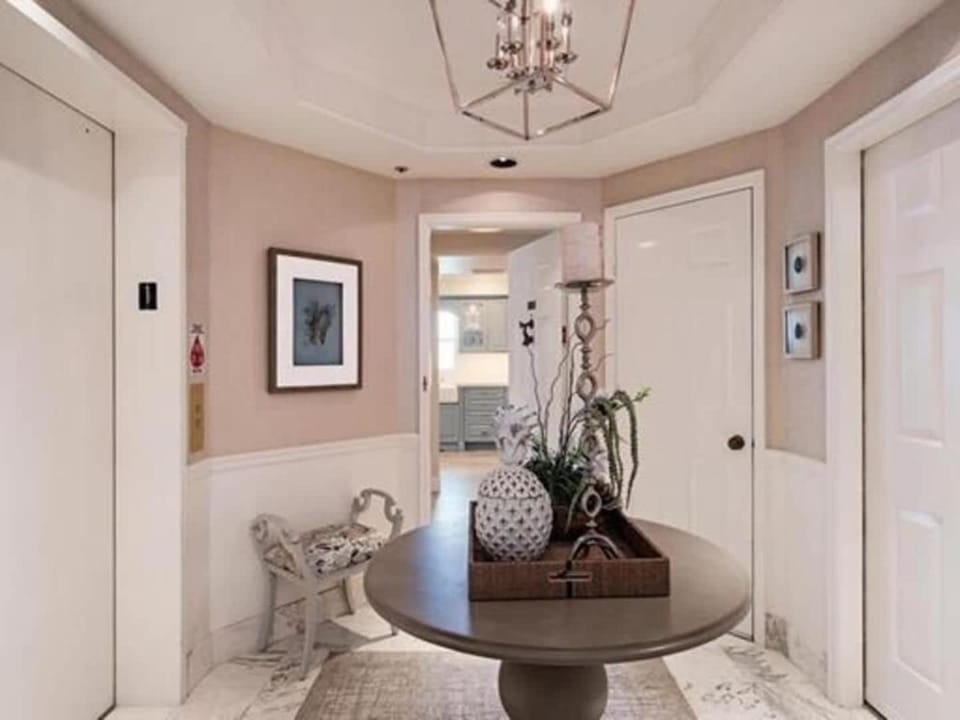 Three Bedroom Beach Villa with Gulf View Terrace Apartment in Naples