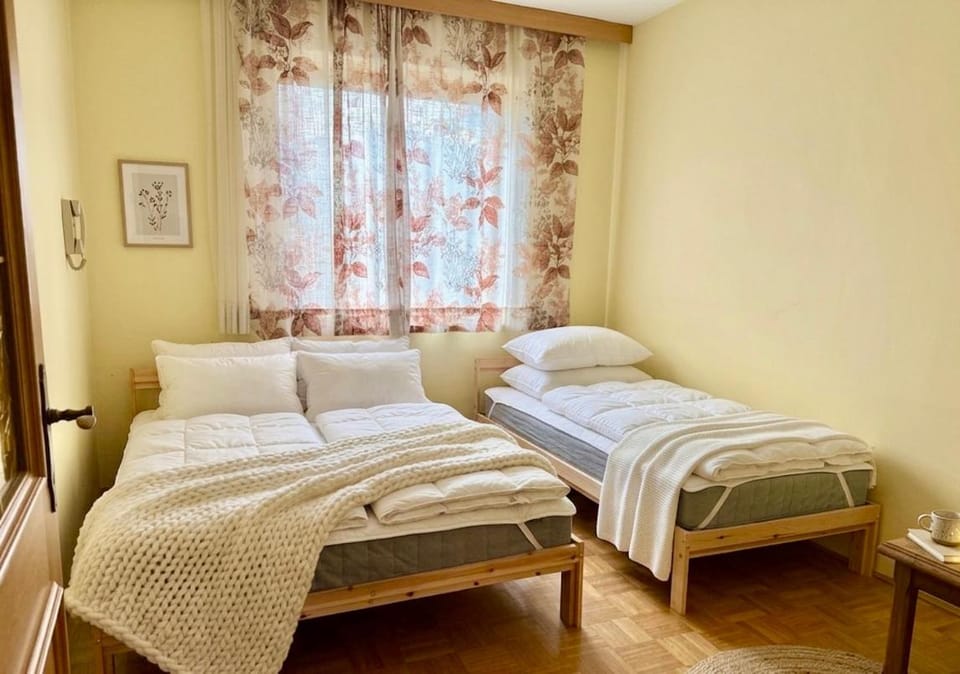 Wörtheesee Villa - Lake View & Free Parking Apartment in Carinthia, Austria