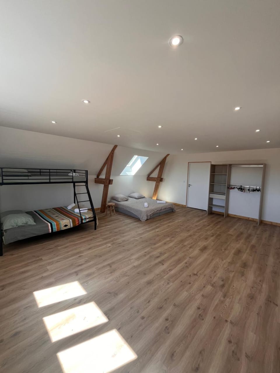 Bed, Photo of the whole room, Bedroom, bunk bed