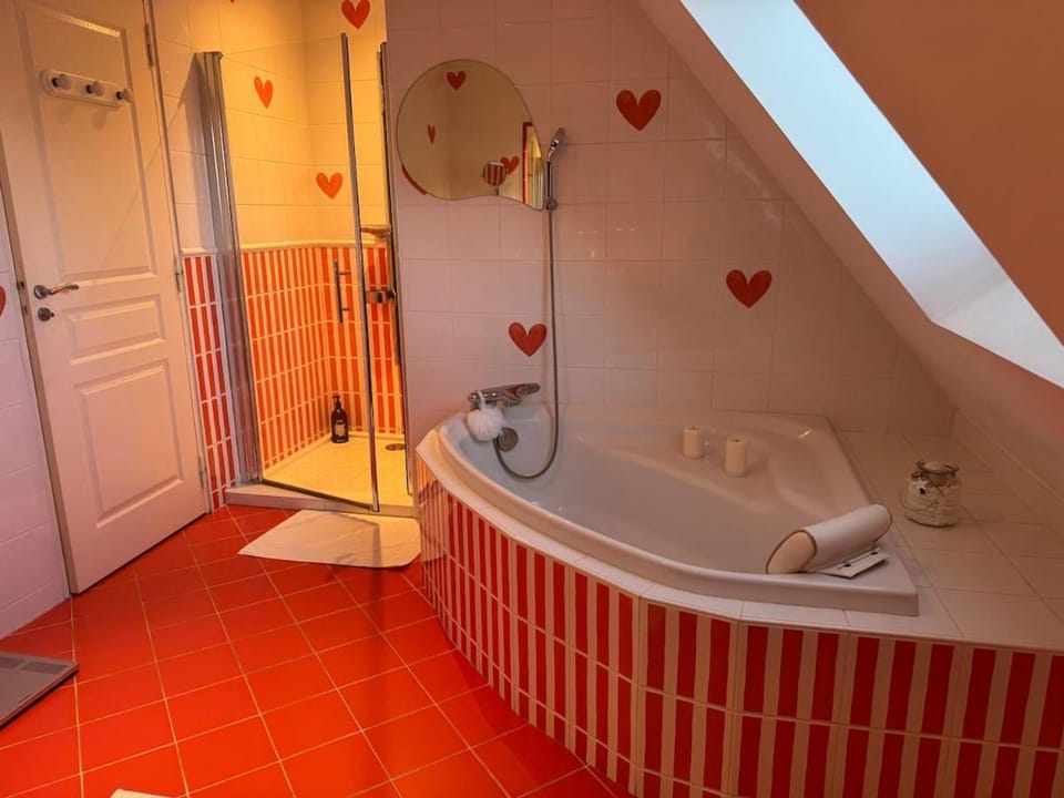 La Villa des Marronniers Grand Large Bedroom Bed and Breakfast in Normandy