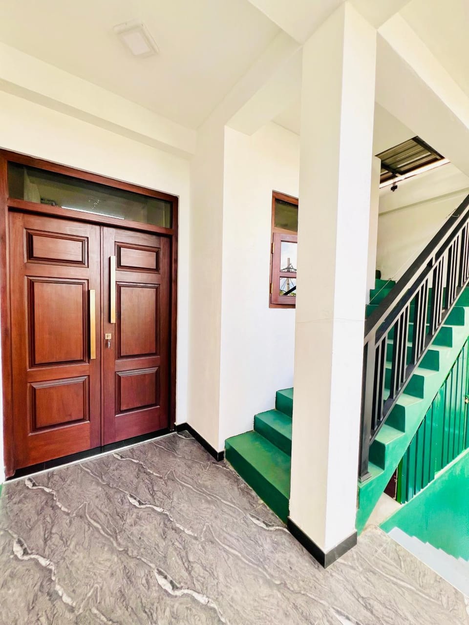 Facade/entrance