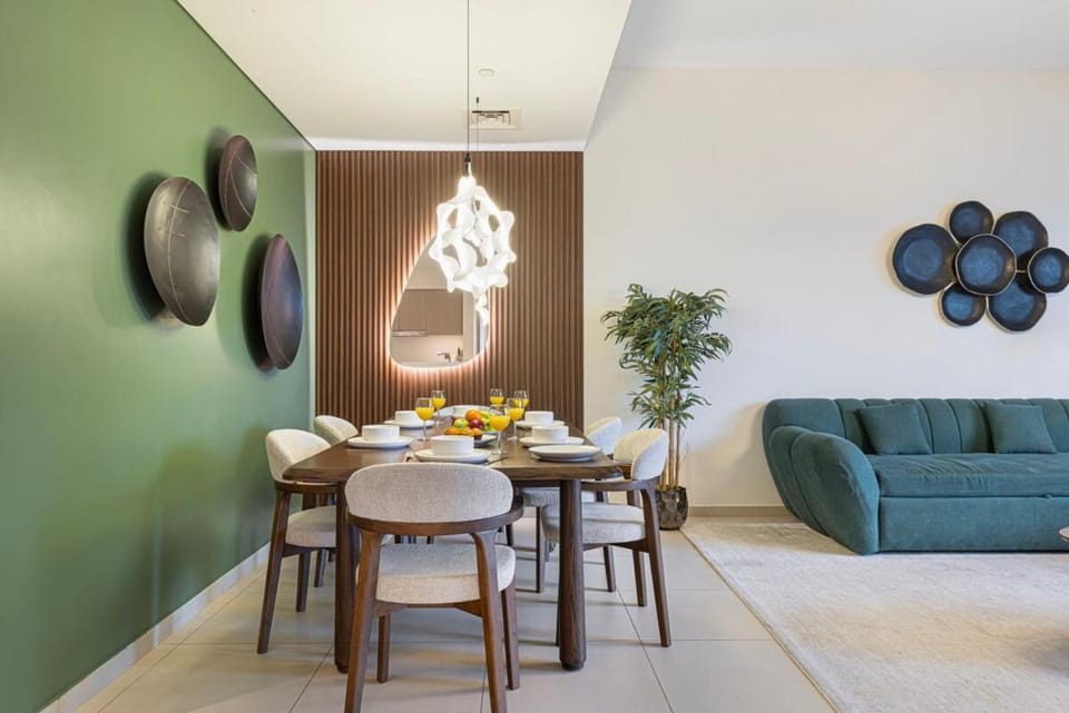 Stylish and Vibrant 3 Bedroom Apartment in Downtown Apartment in Dubai