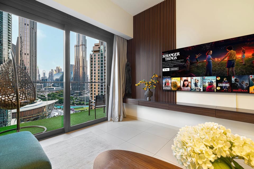 TV and multimedia, Living room, City view