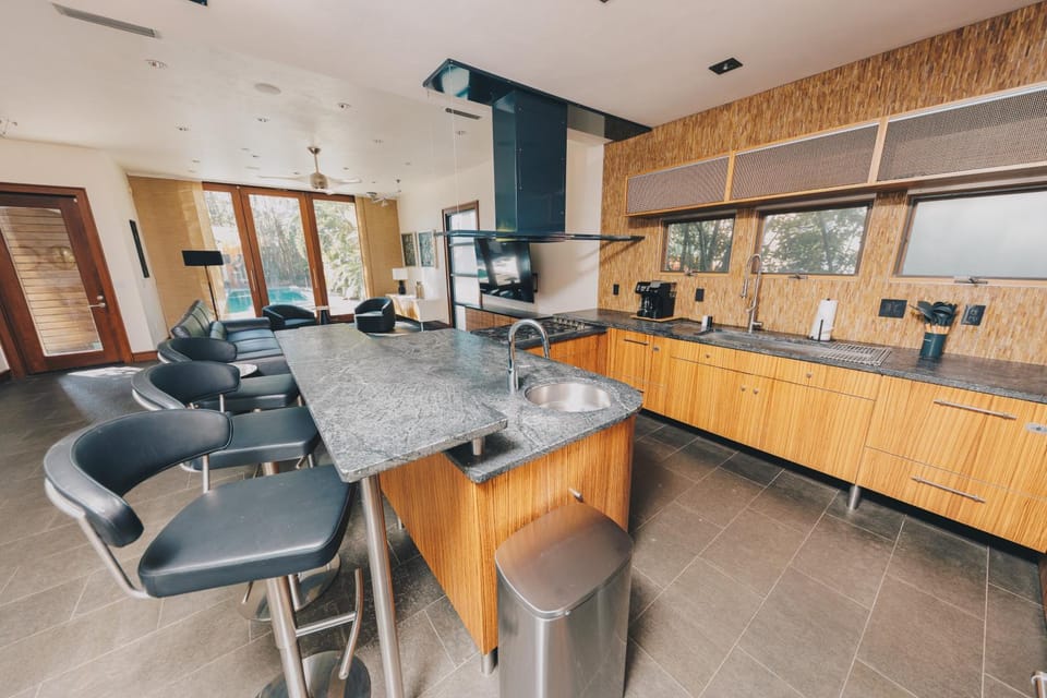 Kitchen or kitchenette, kitchen