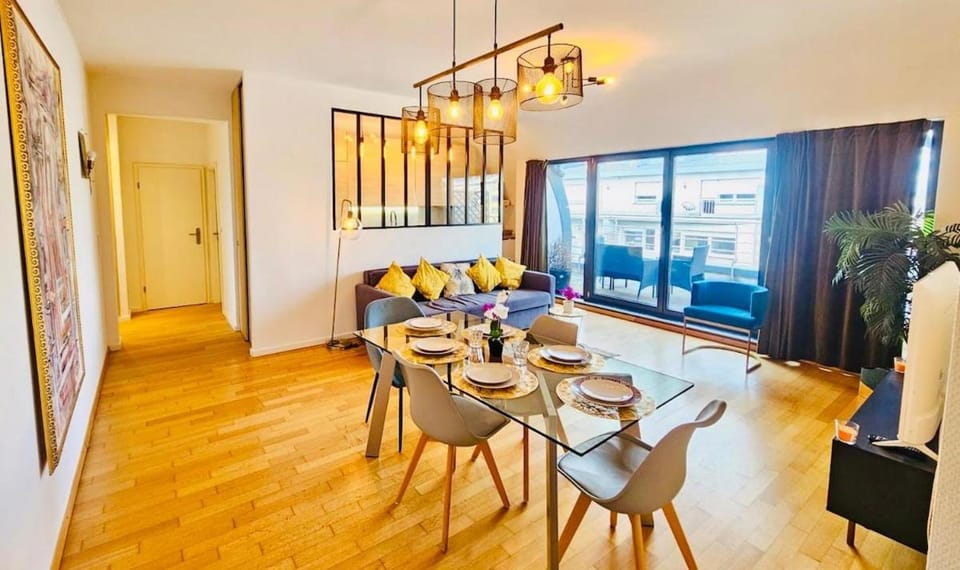 Relax in a Stunning Penthouse with terrace&parking Apartment in Luxembourg