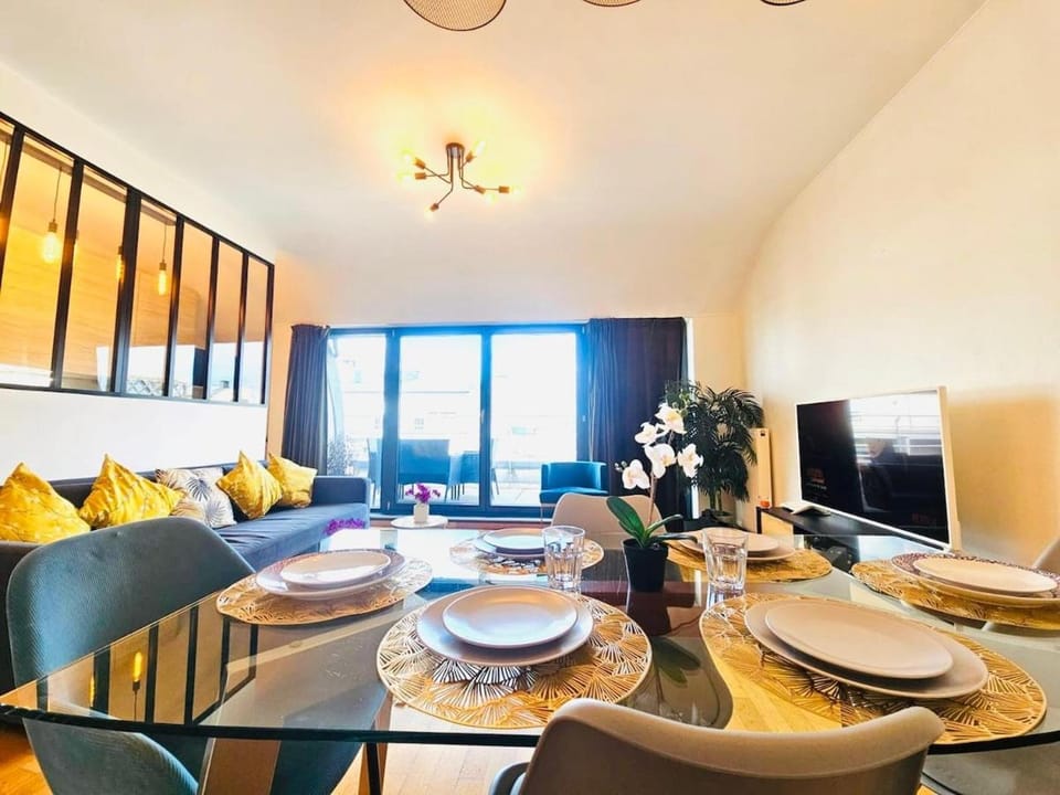 Relax in a Stunning Penthouse with terrace&parking Apartment in Luxembourg