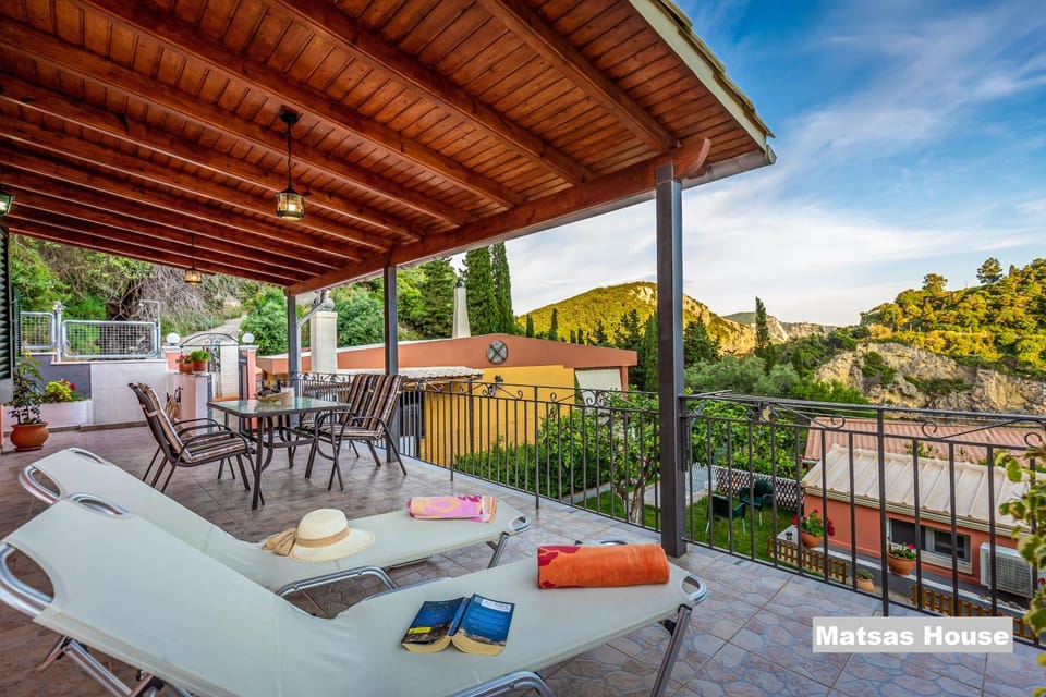 Property building, Balcony/Terrace, Dining area, Garden view, Landmark view, Mountain view, Sea view, Quiet street view