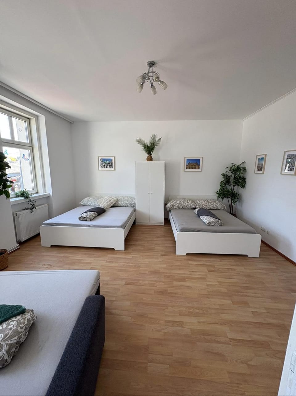 Three Bedroom Spacious Apartment near Train Station Apartment in Vienna