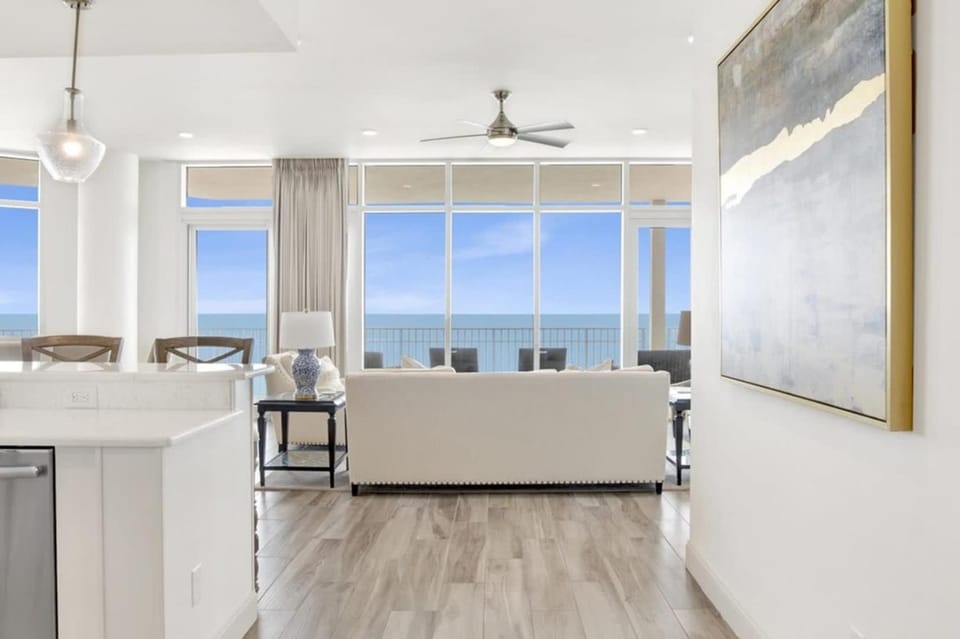 Four Bedroom Gulf Front Condo with Expansive Balcony Apartment in Perdido Key