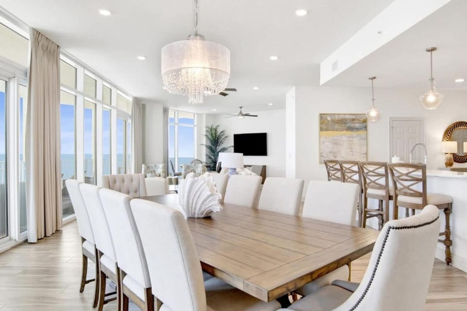 Four Bedroom Gulf Front Condo with Expansive Balcony Apartment in Perdido Key