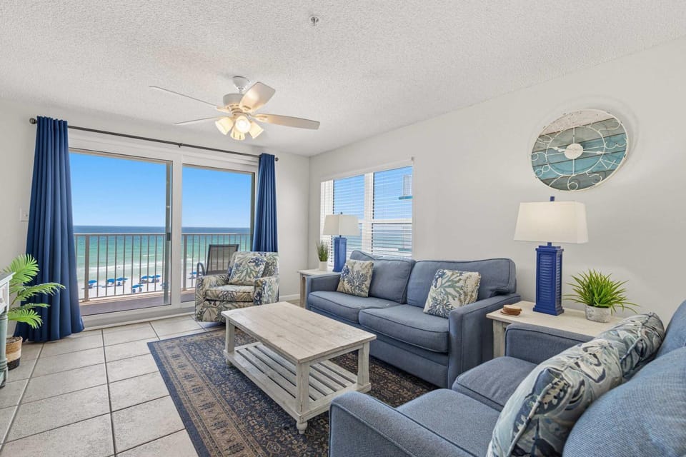 Dreamy island escape with beach access pool & complimentary seasonal beach service House in Okaloosa Island