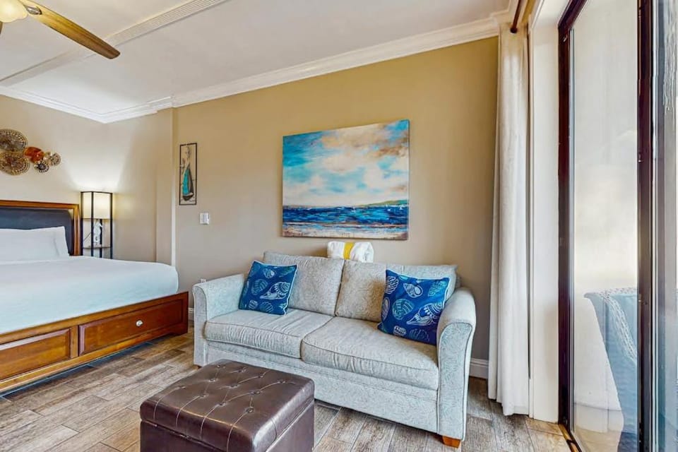 Comfy studio suite with pool & picnic area - snowbird-friendly Apartment in Fort Walton Beach