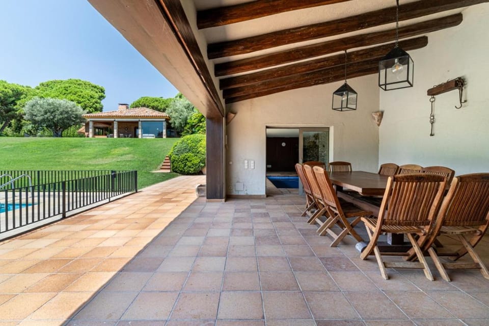 Mediterranean Sea & Golf Paradise Villa in Maresme