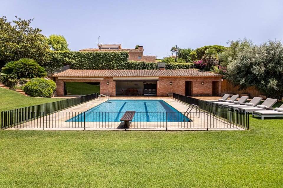 Mediterranean Sea & Golf Paradise Villa in Maresme