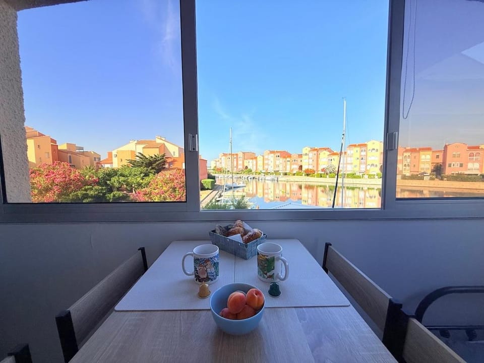 View (from property/room), Dining area, Breakfast
