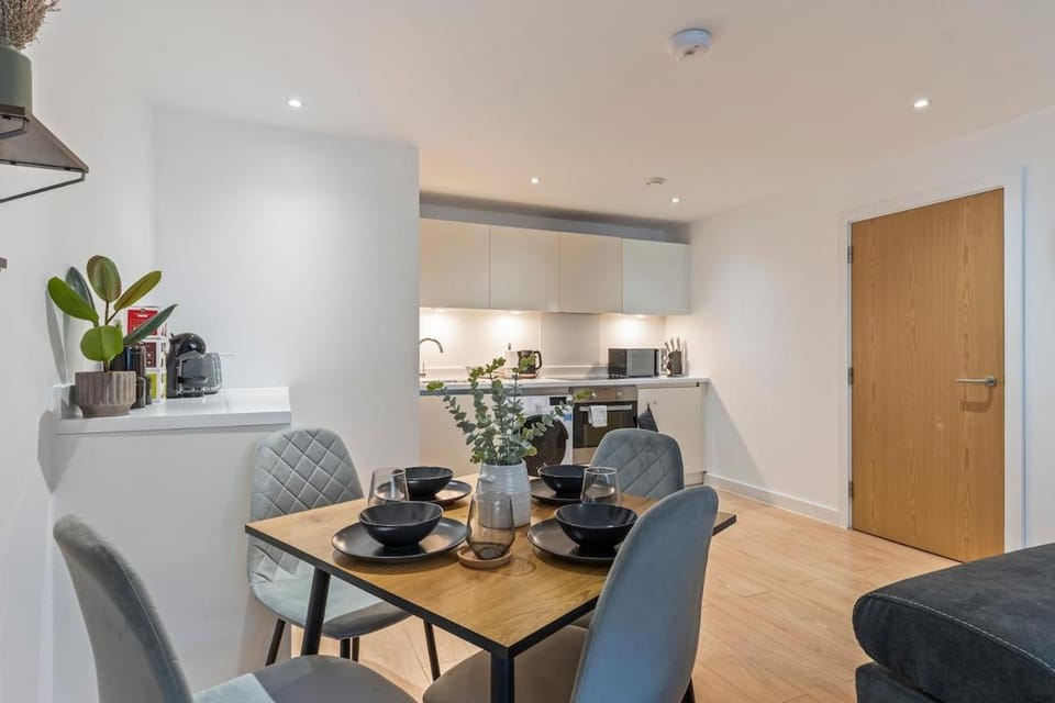 1 bedroom flat with private parking, Sleeps 6 Apartment in London Borough of Southwark