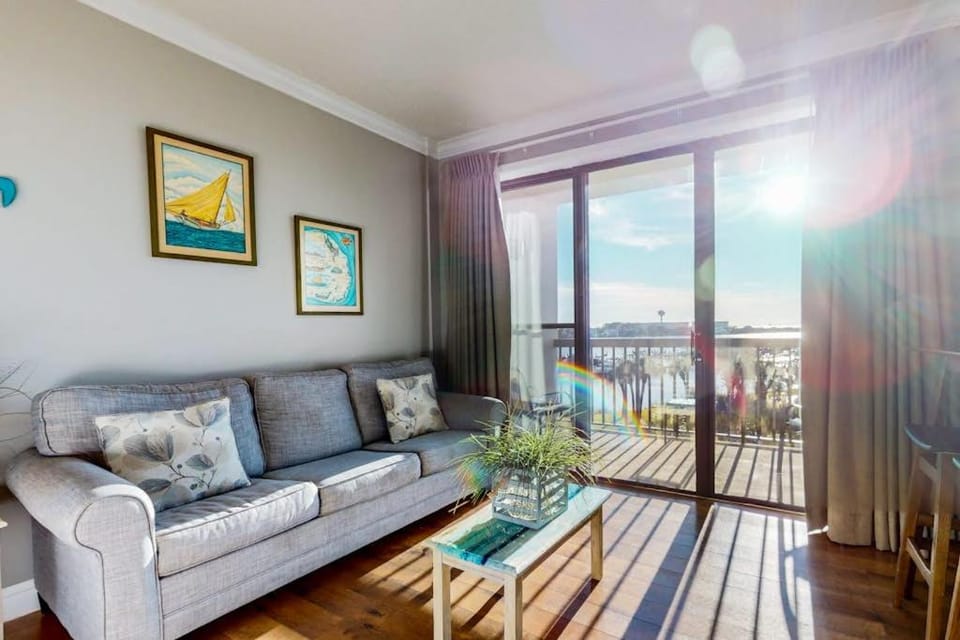 Cozy studio on the Santa Rosa Sound with a deck & a swimming pool Apartment in Fort Walton Beach