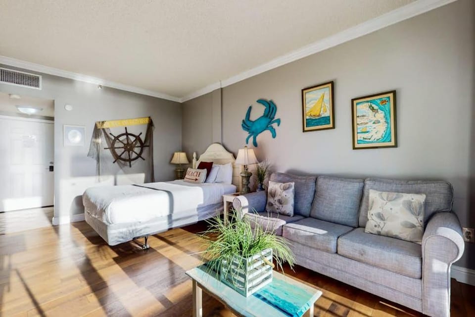 Cozy studio on the Santa Rosa Sound with a deck & a swimming pool Apartment in Fort Walton Beach