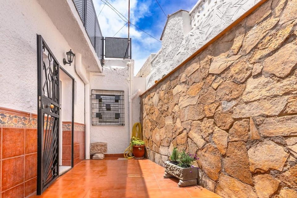 Golden Nest I Sea Views I 2 Homes I BBQ I AC House in Comarca Metropolitana de Almería