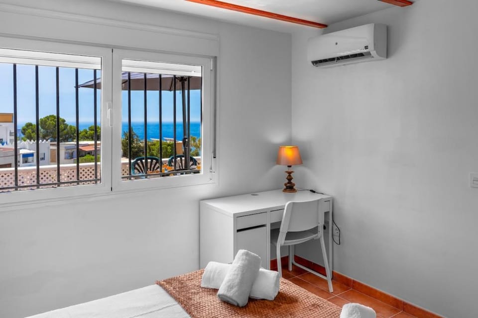 Golden Nest I Sea Views I 2 Homes I BBQ I AC House in Comarca Metropolitana de Almería